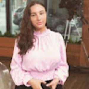 Meet your Posher, Cassandra